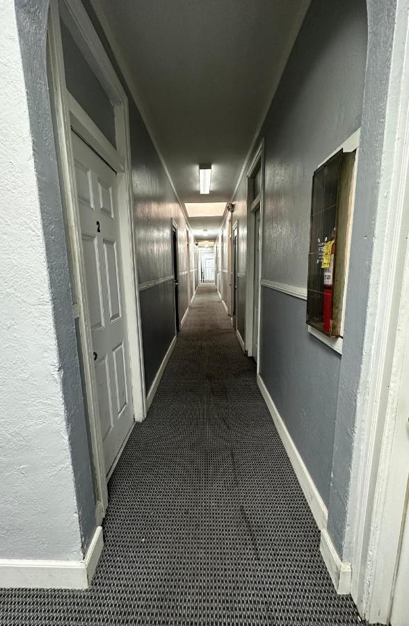 Unity Hotel - No Parking & Rooms Are Upstairs Long Beach Zewnętrze zdjęcie